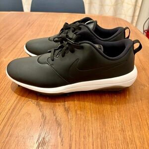 Never worn!  Men’s Nike Roshe Golf leather in black & white